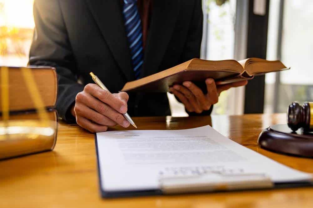 Pourquoi externaliser ses démarches à un cabinet de formalités ?-2